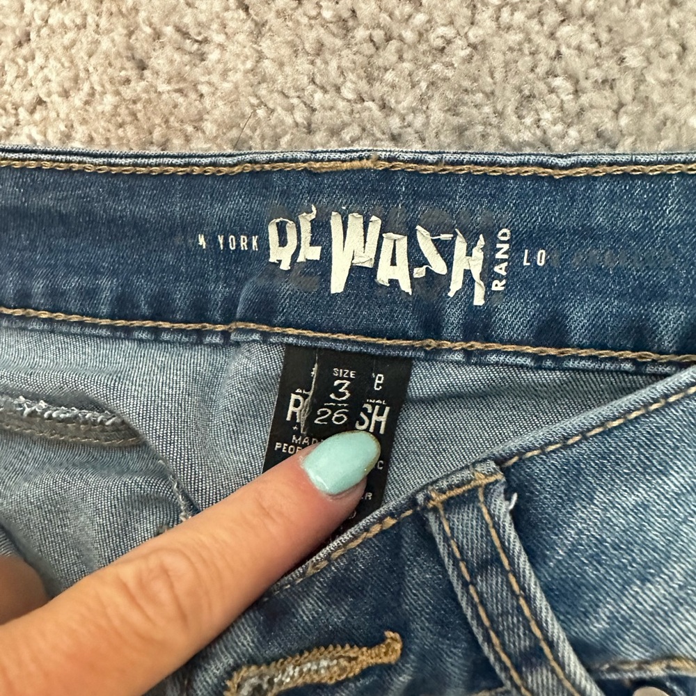 Shorts - Picture 2 of 6